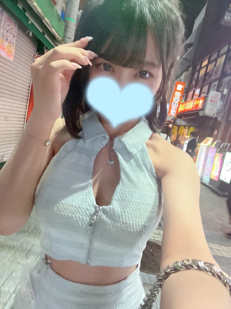 n0jvkfzotyycll6x3ym_l-jpg