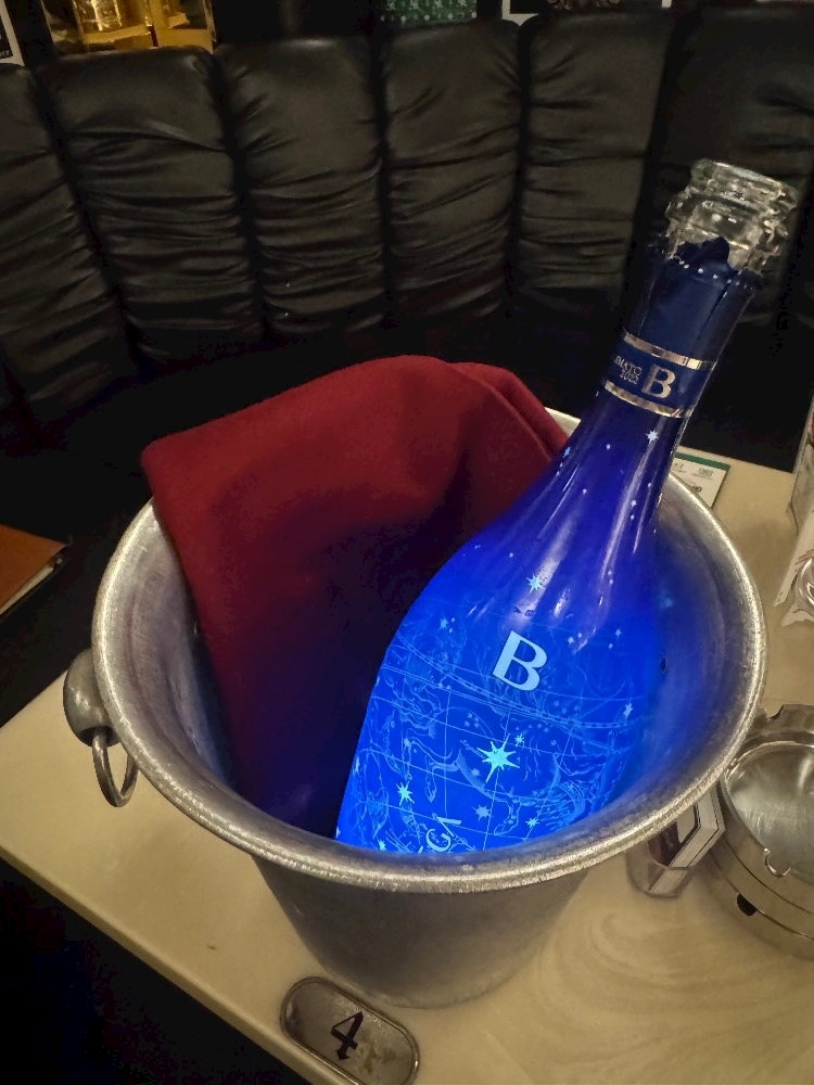 nb74efmbhips9avn0ci_l-jpg