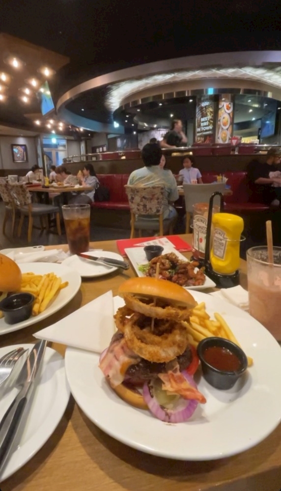 4jd9i7vzgqvykrr8evp_l-jpg