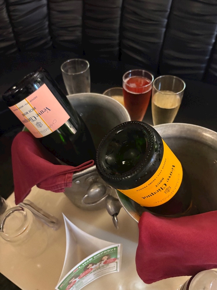 7e0em9lje0qqekjx6hg_l-jpg