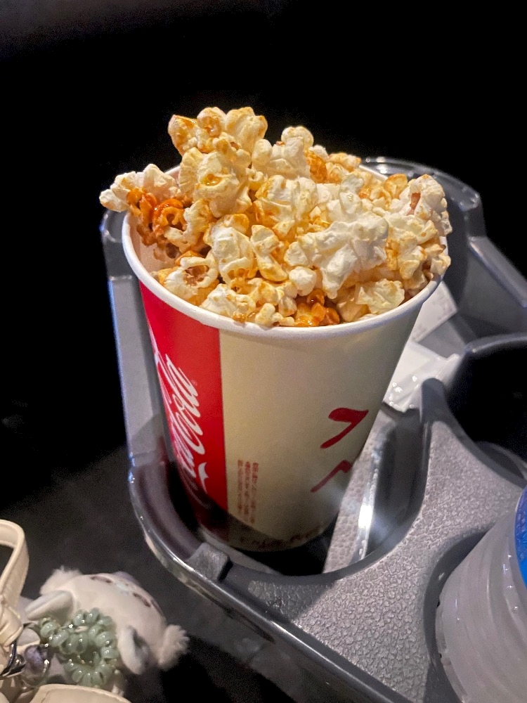 6zvwj7gaouqrwby0qt7_l-jpg