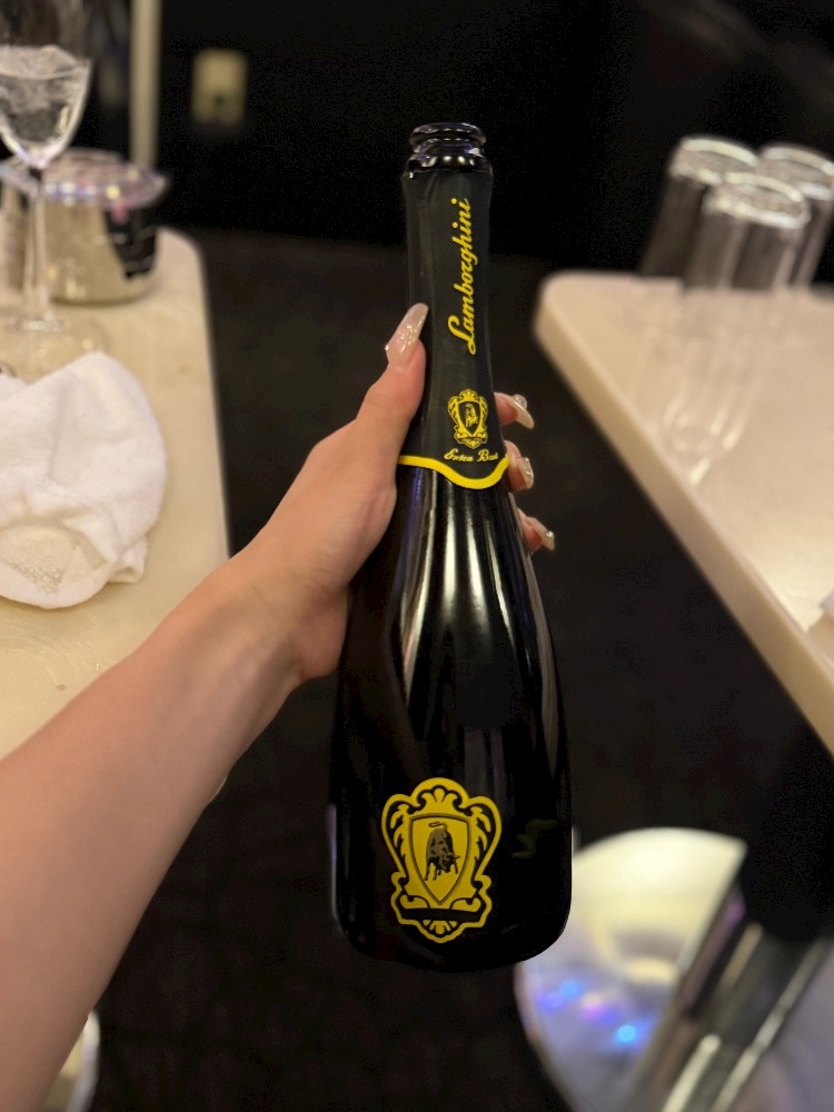 mzra3qaalt7a6tnwfcy_l-jpg