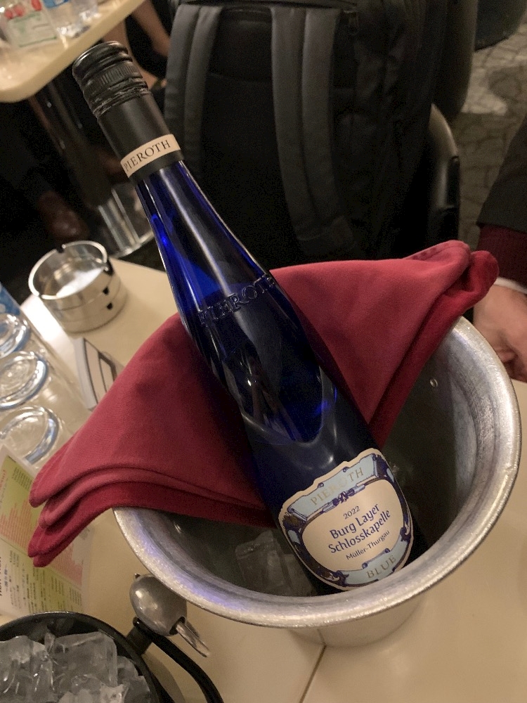 4cyk70k8mkdj4p0ggbz_l-jpg