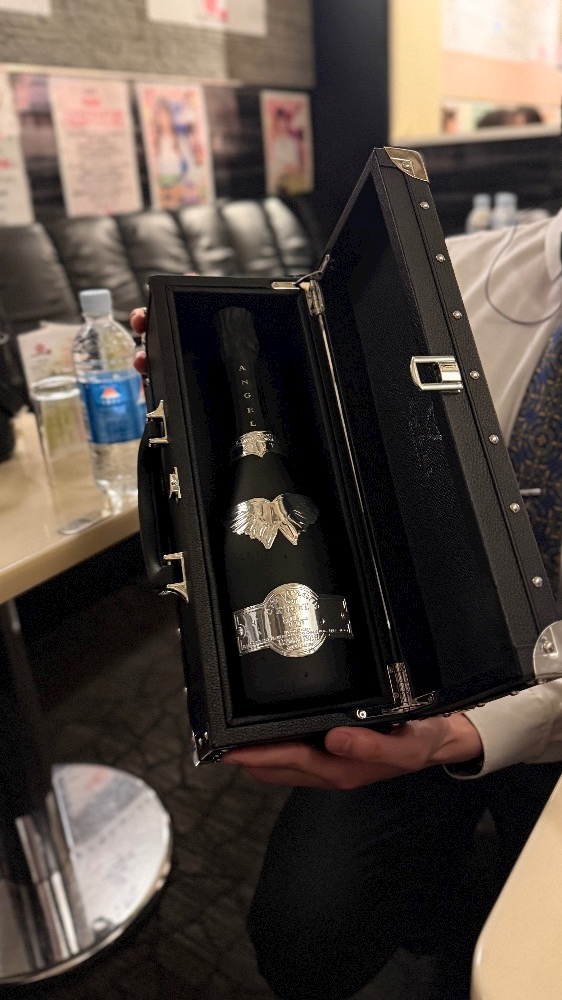 iosbugfiasus7ochirt_l-jpg